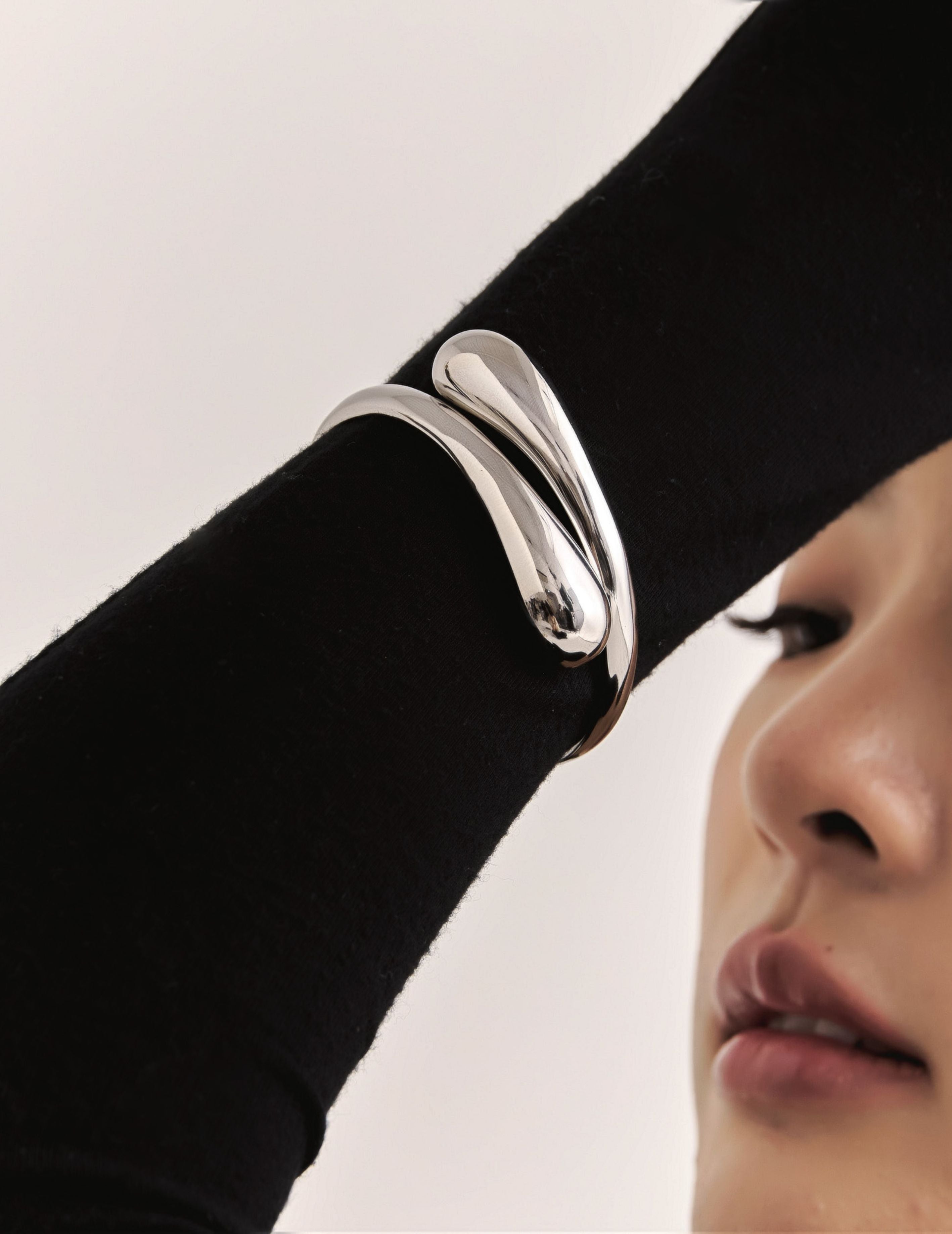 Teardrop Bangle |水滴手環