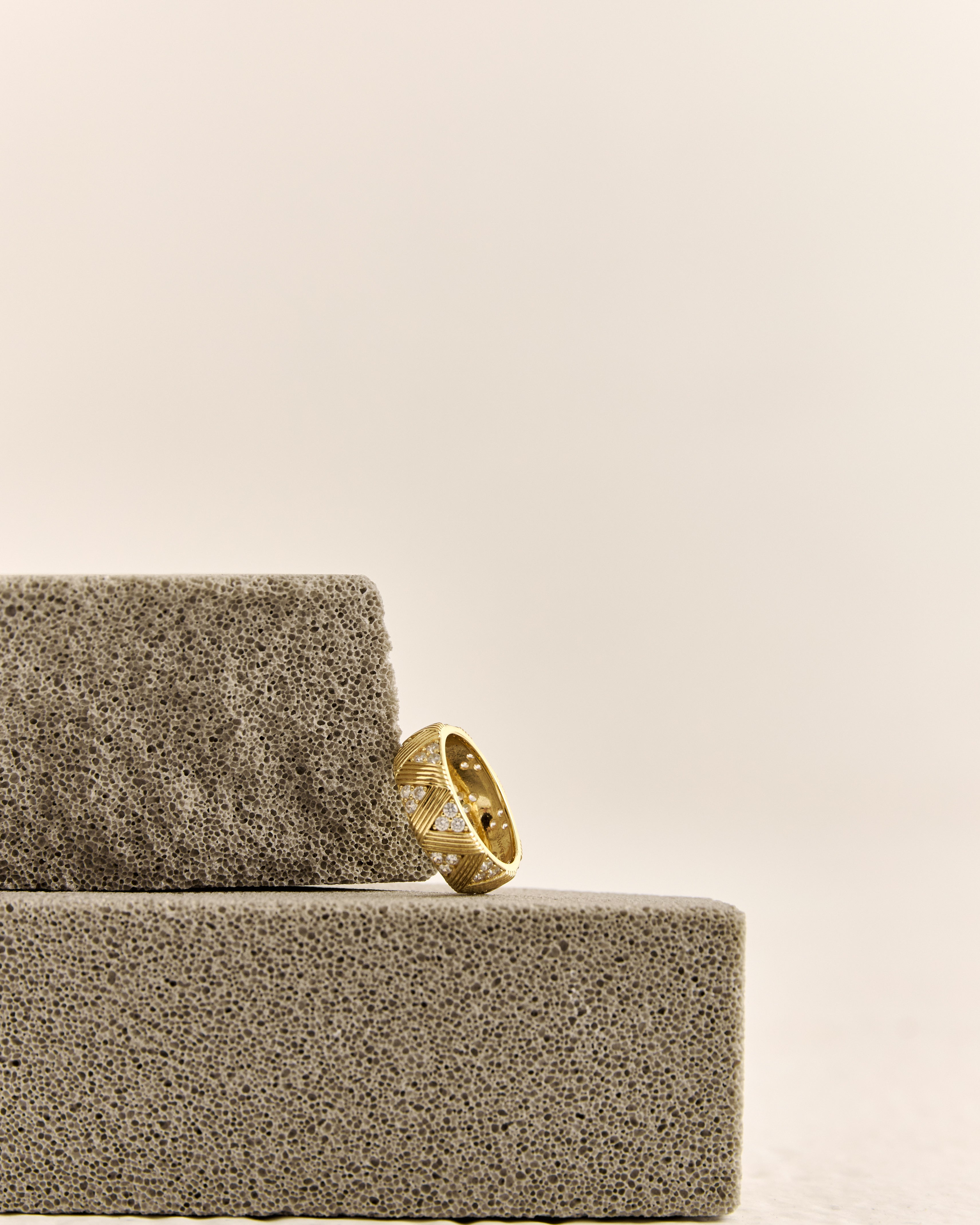 Silken Halo Ring | Halo 戒指