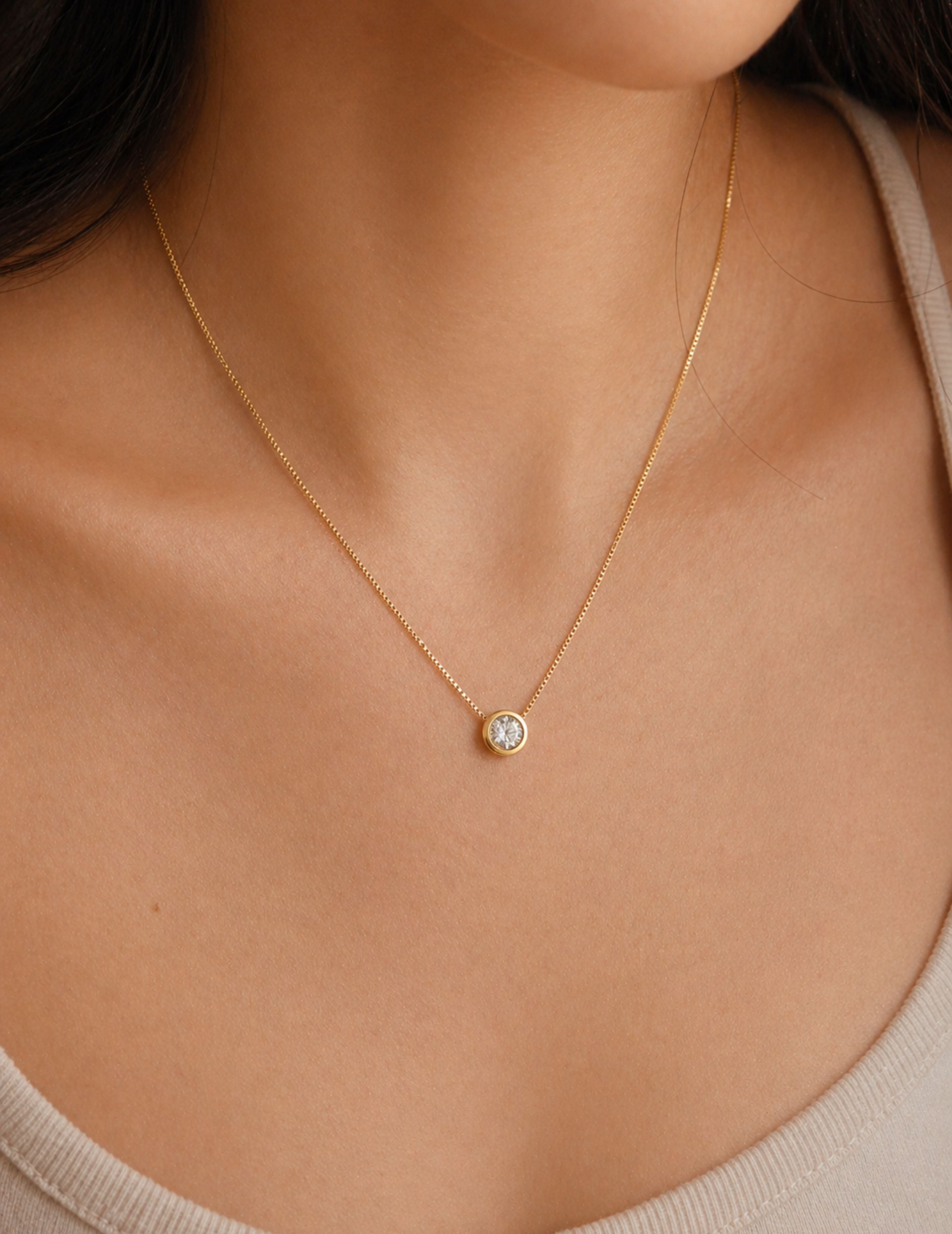 Petite Glow Round Necklace
