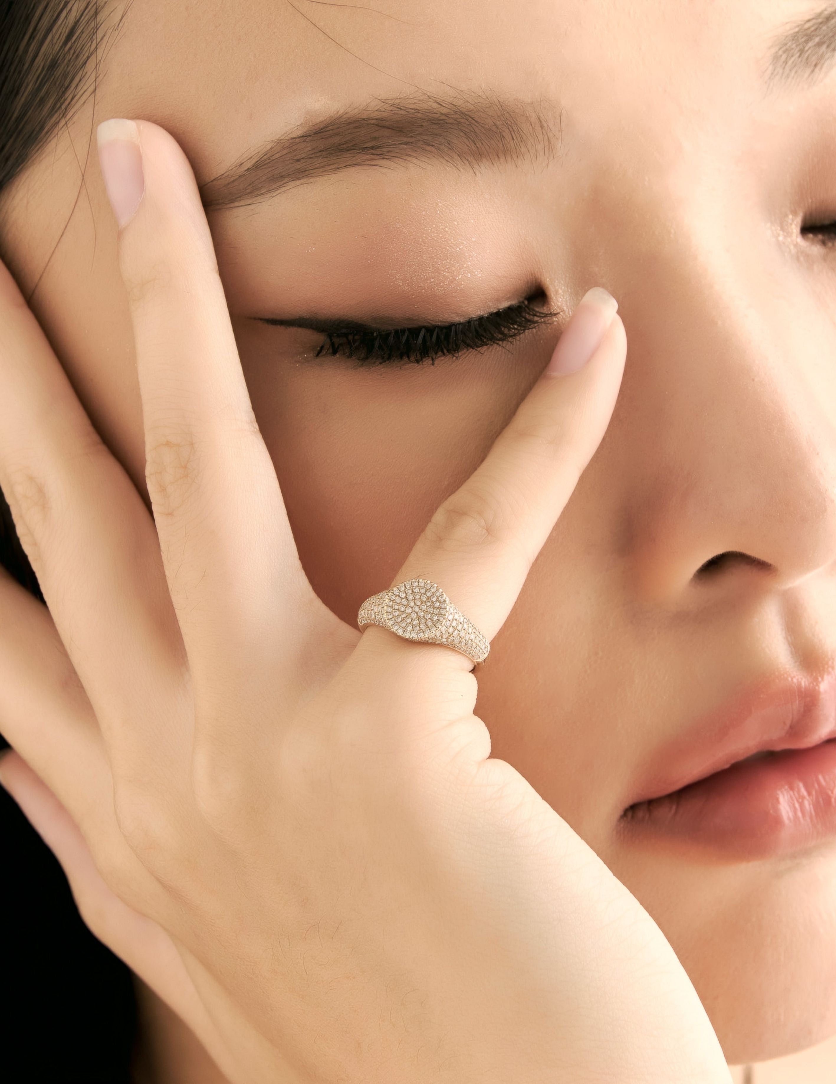 Pinky Signet Ring ｜滿鑽尾戒